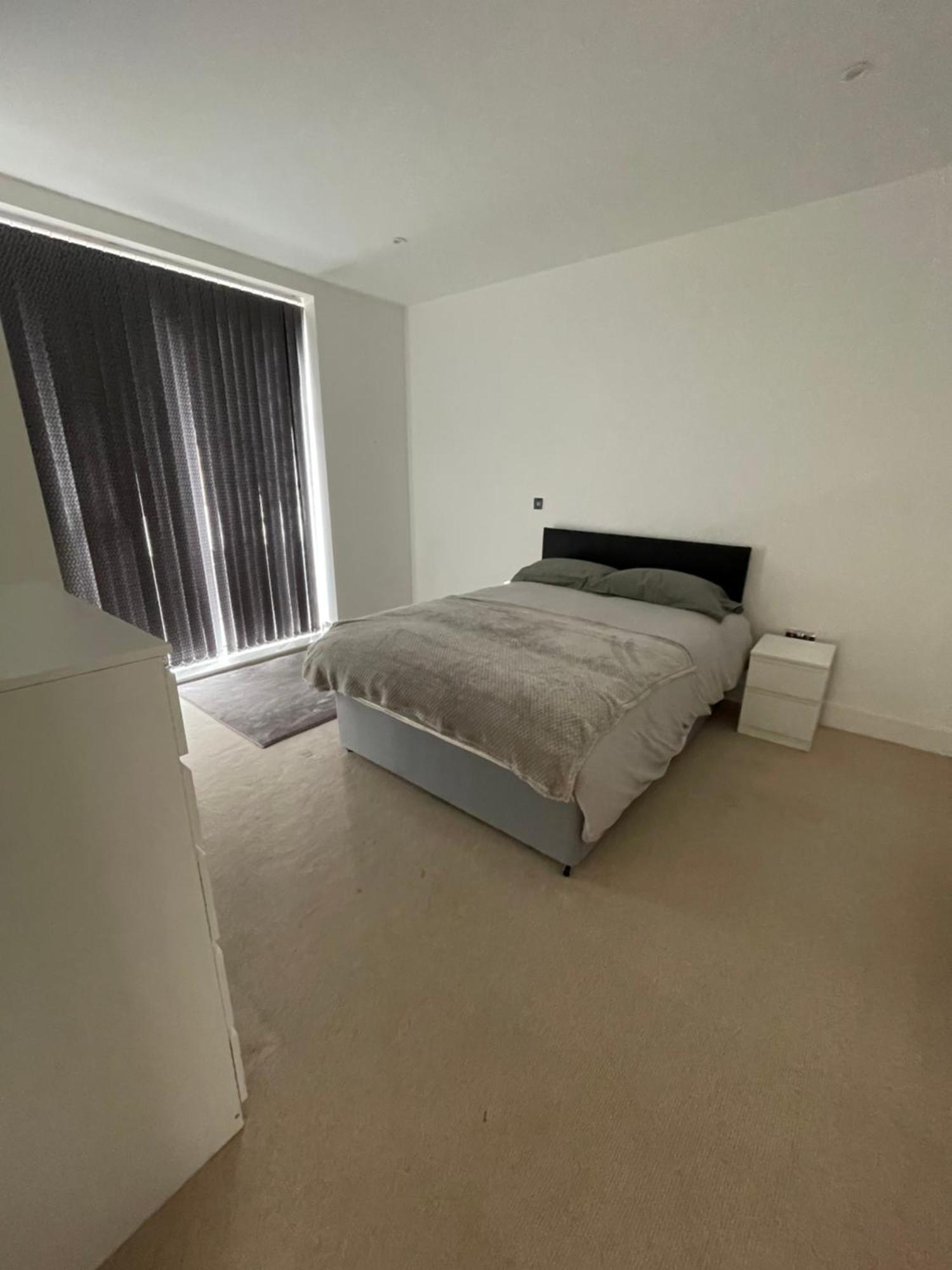 Luxury Top Floor Penthouse Apartment Near Heathrow London Exterior photo